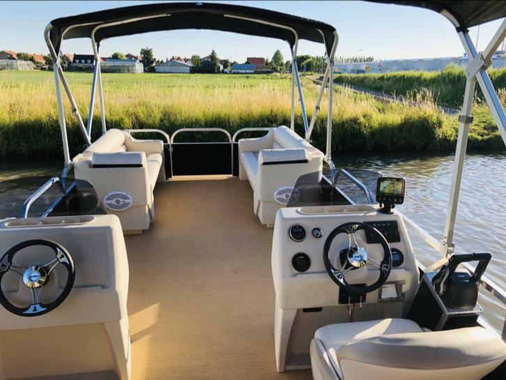 pontoon boat te koop